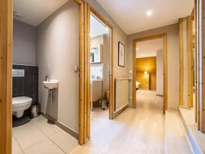Salle de bains dans l'établissement Chalet Millonex - Duplex rénové·skis aux pieds·WIFI·Cheminée MAE-4964