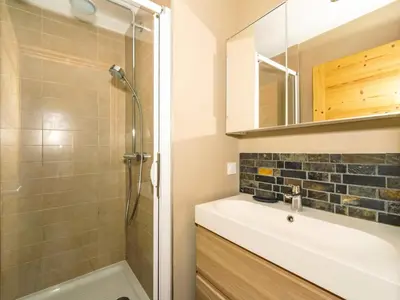 Salle de bains dans l'établissement Chalet Millonex - Duplex rénové·skis aux pieds·WIFI·Cheminée MAE-4964