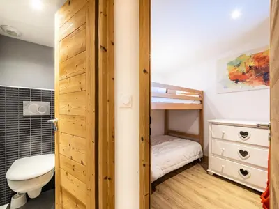 Salle de bains dans l'établissement Chalet Millonex - Appartement rénové·skis aux pieds·WIFI·Balcon MAE-4984