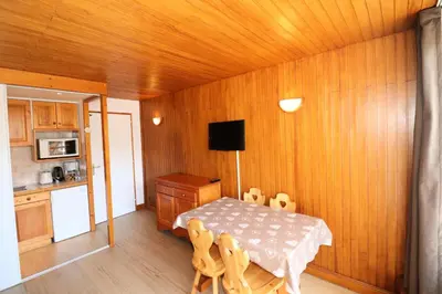 Cuisine ou kitchenette dans l'établissement Résidence Hauts Lieux - Grand studio ski aux pieds MAE-5004