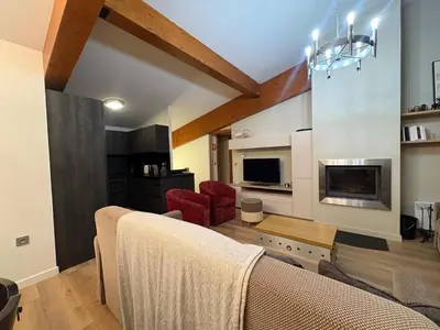 Cuisine ou kitchenette dans l'établissement Edenarc Grand Duplex Familial 4 chambres, plein sud avec cheminée