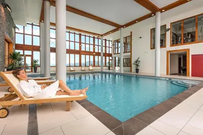 Piscine de l'établissement Edenarc Grand Duplex Familial 4 chambres, plein sud avec cheminée ou située à proximité