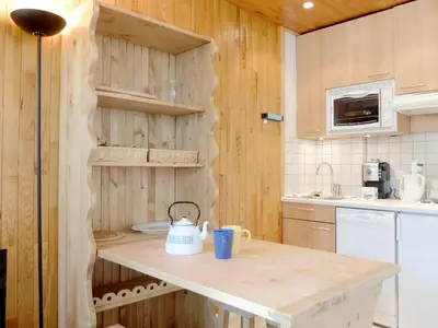 Cuisine ou kitchenette dans l'établissement Studio moderne & lumineux proche des pistes avec balcon - FR-1-502-486