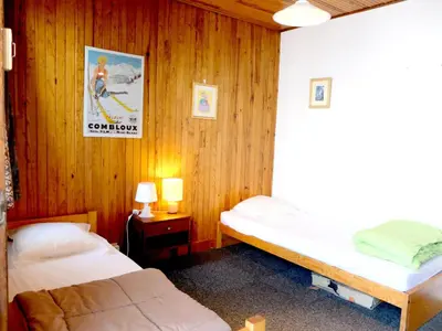 Un ou plusieurs lits dans un hébergement de l'établissement Appartement 3**, proche des pistes, balcon, wifi, animaux admis - FR-1-502-484