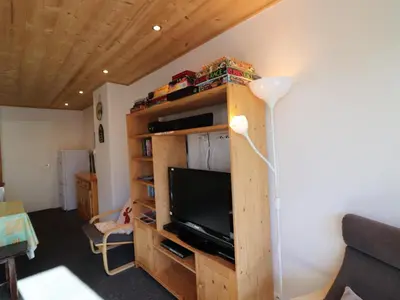 Télévision ou salle de divertissement dans l'établissement Appartement 3**, proche des pistes, balcon, wifi, animaux admis - FR-1-502-484