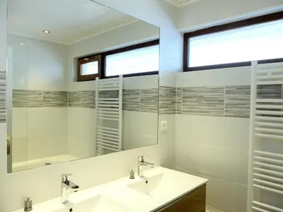 Salle de bains dans l'établissement Résidence 2100b - Appartement confortable·Proches de pistes·Balcon MAE-6674