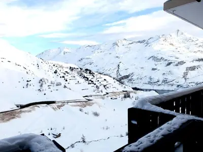 Vue générale sur la montagne ou vue sur la montagne depuis l'appartement