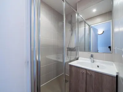 Salle de bains dans l'établissement Appartement spacieux à Tignes, 9 pers, animaux admis, skis aux pieds - FR-1-502-489
