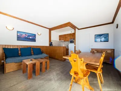 Cuisine ou kitchenette dans l'établissement Appartement spacieux skis aux pieds pour 10 pers. avec balcon, animaux admis - FR-1-502-488