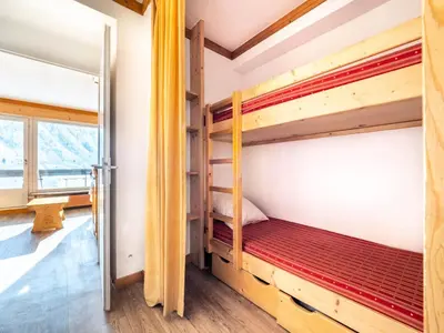 Un ou plusieurs lits dans un hébergement de l'établissement Résidence Bec Rouge - Studio rénové·Skis aux pieds·Balcon MAE-9494