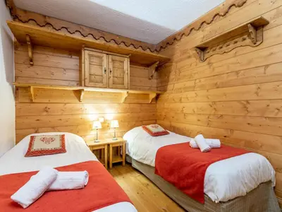 Un ou plusieurs lits dans un hébergement de l'établissement Apartment Ecrin des Neiges - Val Claret-2 by Interhome