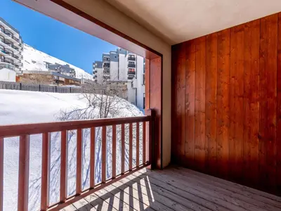 Balcon ou terrasse dans l'établissement Apartment Ecrin des Neiges - Val Claret-3 by Interhome