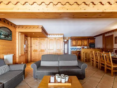 Cuisine ou kitchenette dans l'établissement Apartment Ecrin des Neiges - Val Claret-3 by Interhome