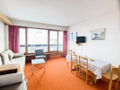 Télévision ou salle de divertissement dans l'établissement Résidence Bec Rouge - Appartement lumineux·Skis aux pieds·Balcon MAE-6744