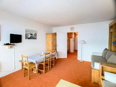 Télévision ou salle de divertissement dans l'établissement Résidence Bec Rouge - Appartement lumineux·Skis aux pieds·Balcon MAE-6744