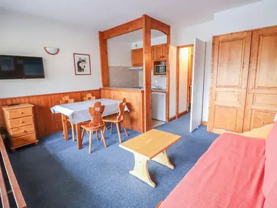 Un ou plusieurs lits dans un hébergement de l'établissement Studio lumineux au pied des pistes avec balcon à Tignes - FR-1-502-495